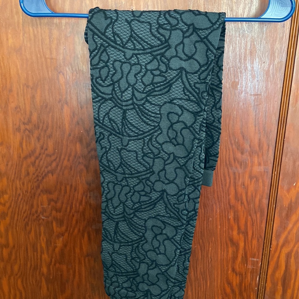 Gray and black patterned leggings
